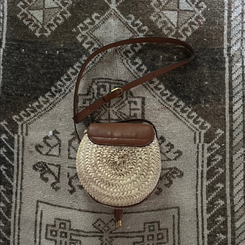 Chloé Marcie Raffia Logo Detailed Crossbody Bag - Picture 7 of 11